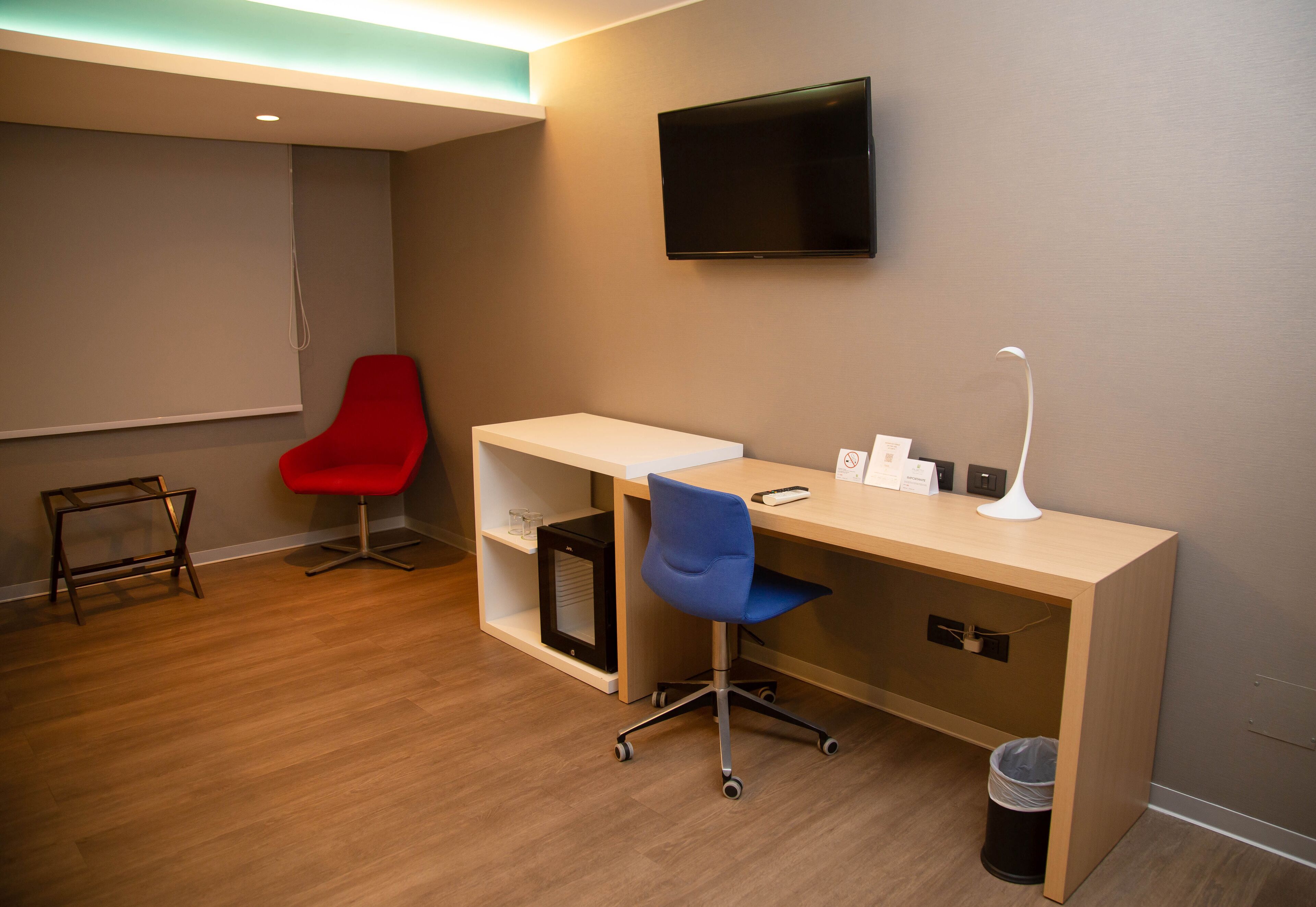 triple room | premium bedding, minibar, in-room safe, desk