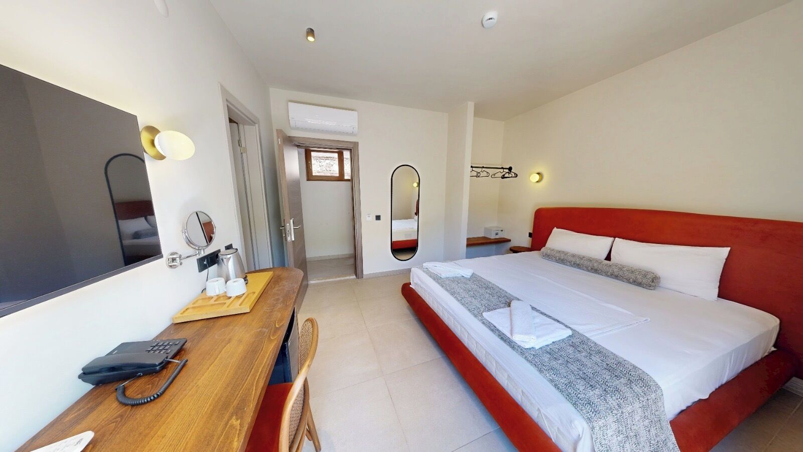 Camera con letto matrimoniale o 2 letti singoli | Minibar, una cassaforte in camera, culle/letti per bambini (a pagamento)