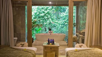 Salas de tratamiento para parejas, tina de hidromasaje y aguas termales