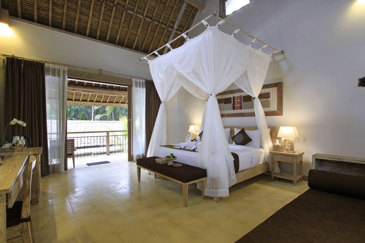 Ropa de cama de alta calidad y minibar