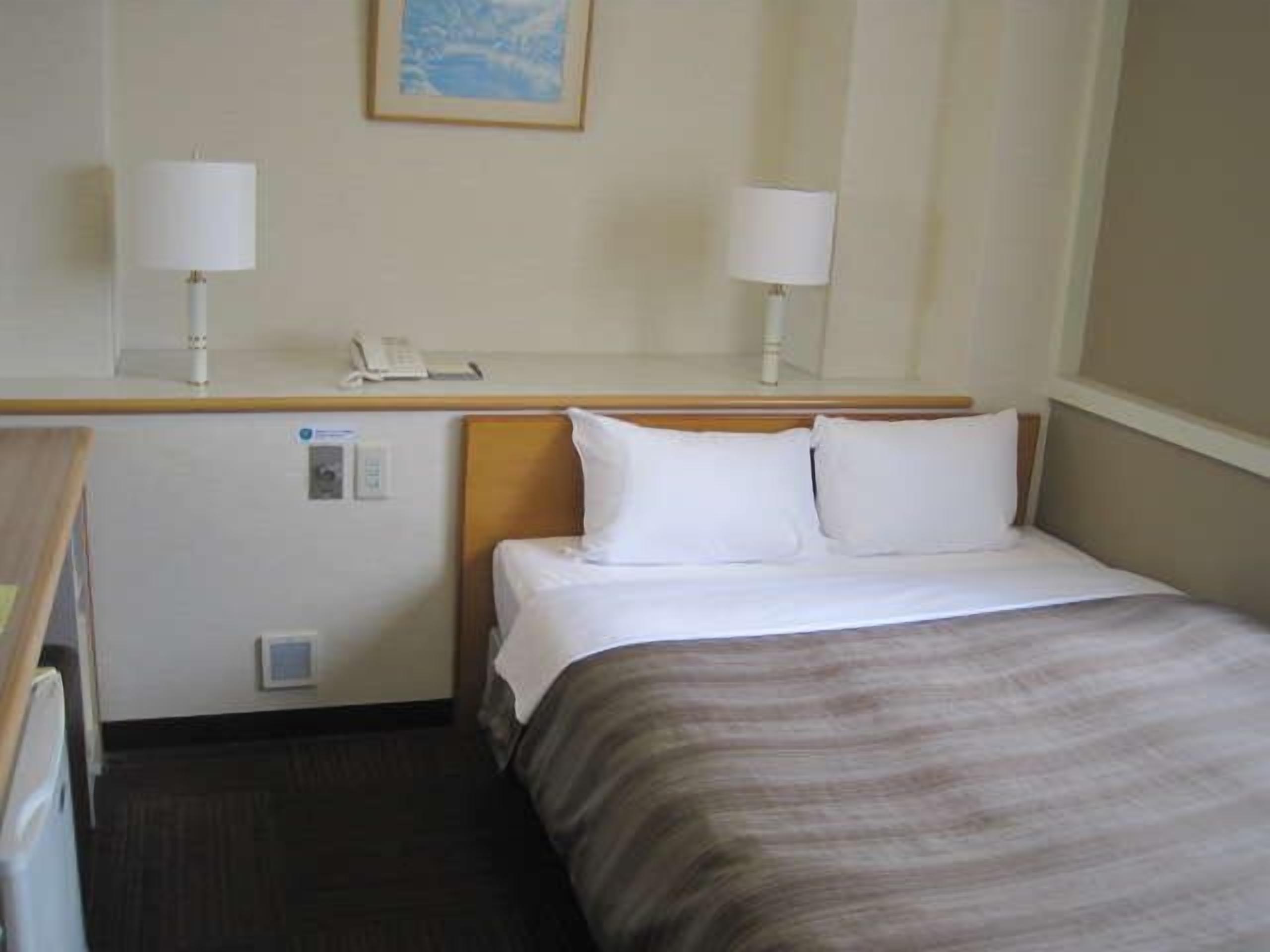 Desk, free wired Internet, bed sheets