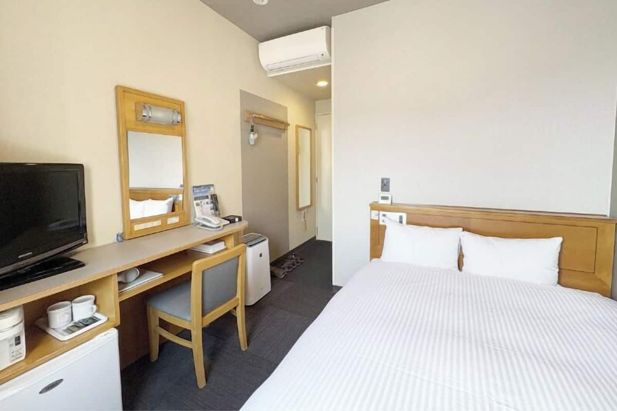 Semi Double Room, Non Smoking | 1 bedroom, in-room safe, desk, free WiFi