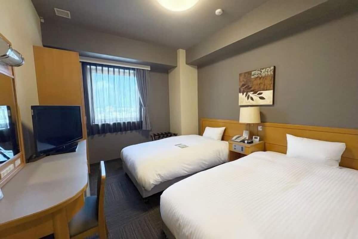 1 bedroom, in-room safe, desk, free WiFi