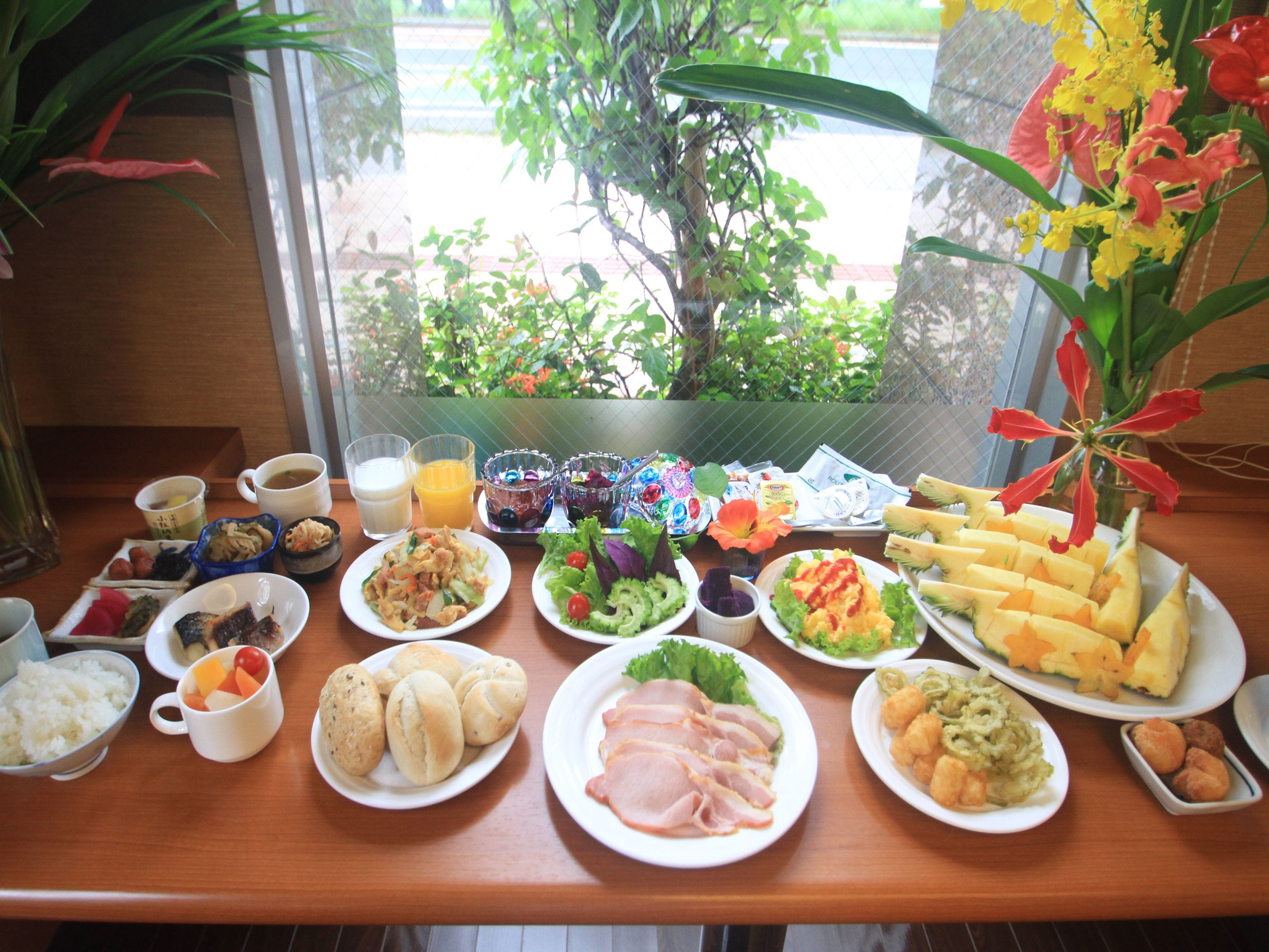 Free daily buffet breakfast 