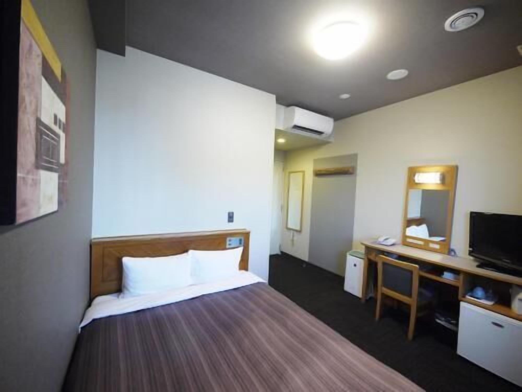 1 bedroom, in-room safe, desk, free WiFi