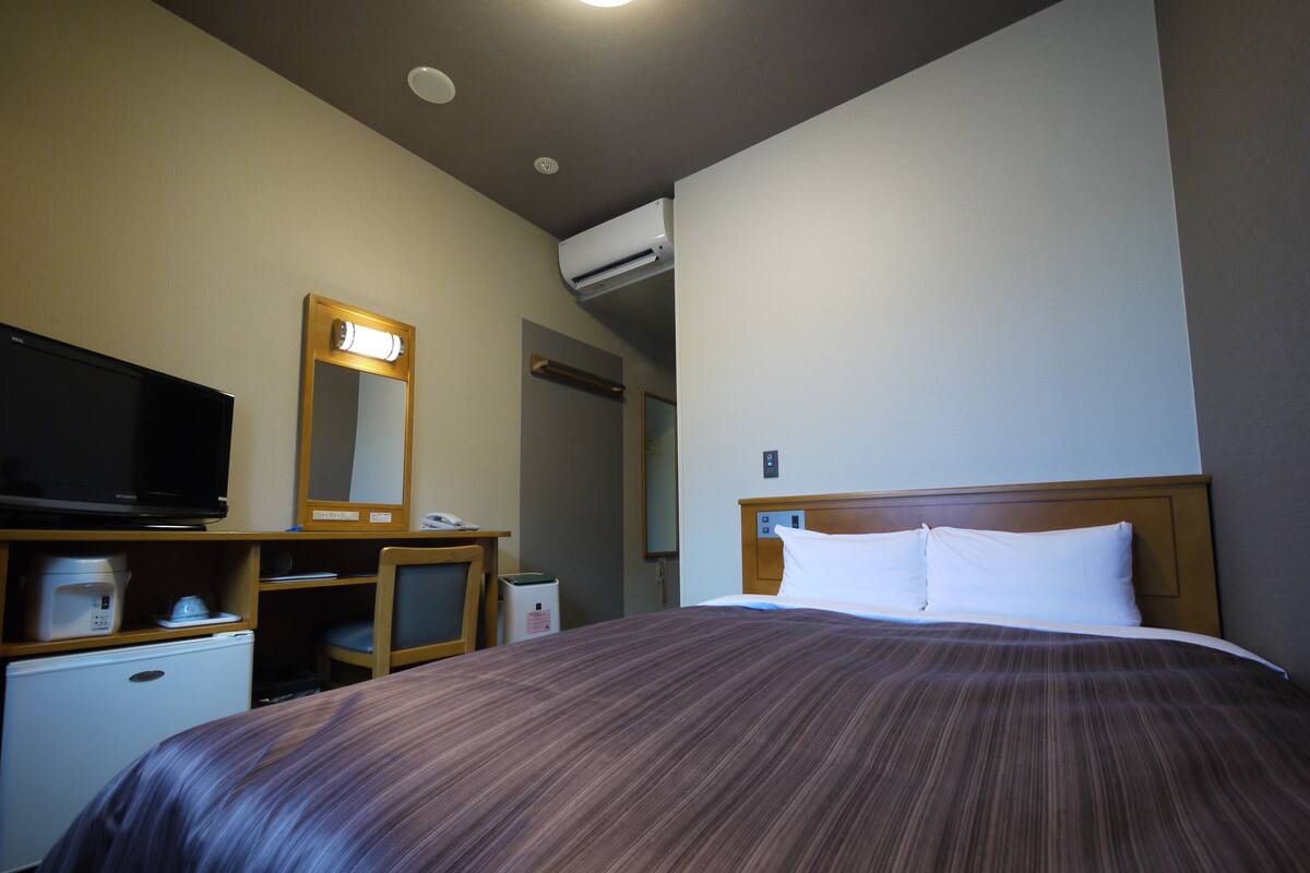1 bedroom, in-room safe, desk, free WiFi