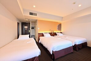 Down comforters, desk, free WiFi, bed sheets - Hotel Keihan Sapporo (Sapporo)