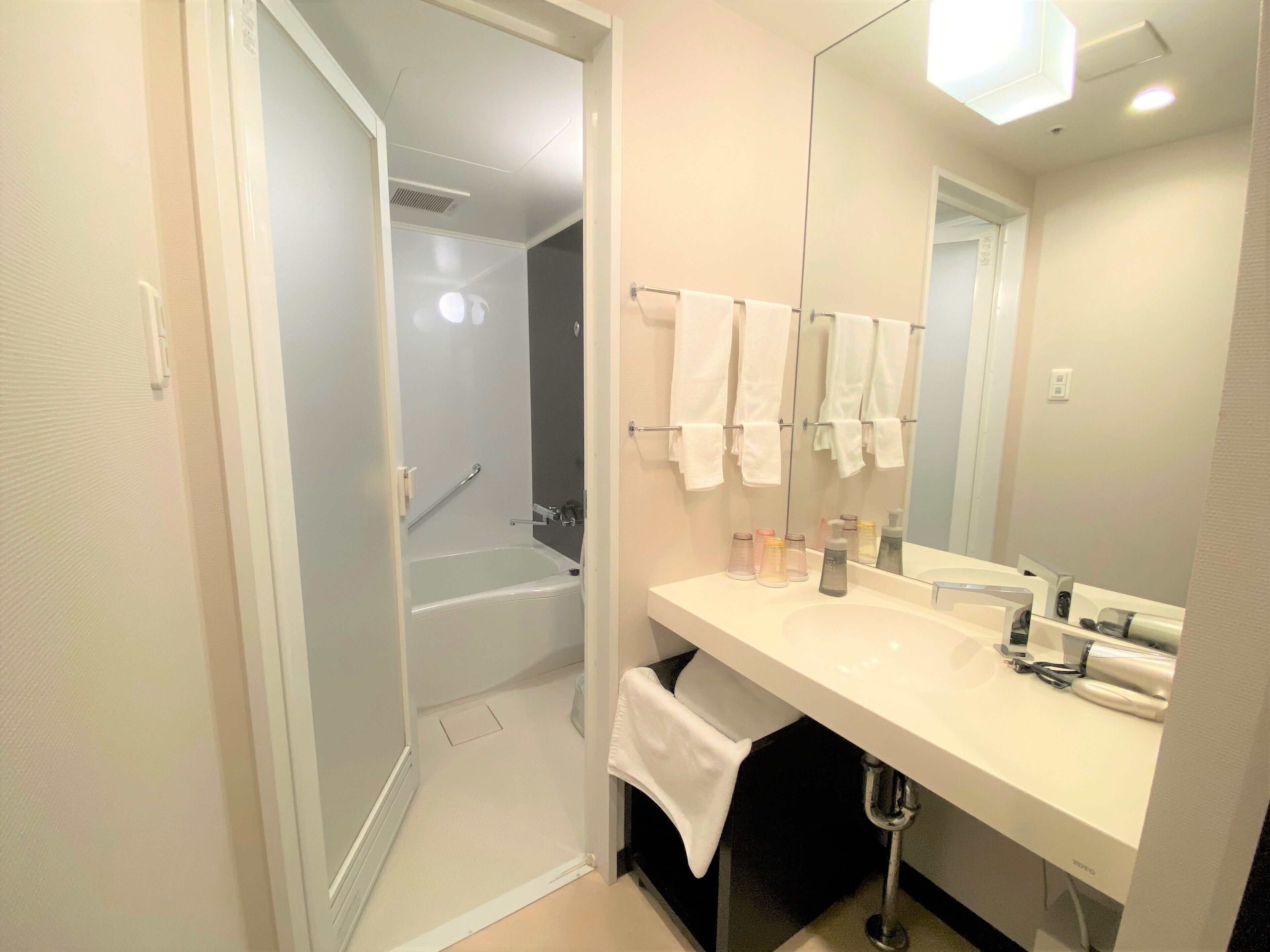 deluxe room, smoking (36 sqm) | down duvets, desk, free wifi, bed sheets