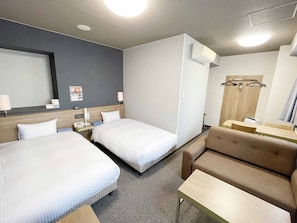 Blackout drapes, iron/ironing board, free wired internet, bed sheets - Route Inn Grantia Naha (Naha)