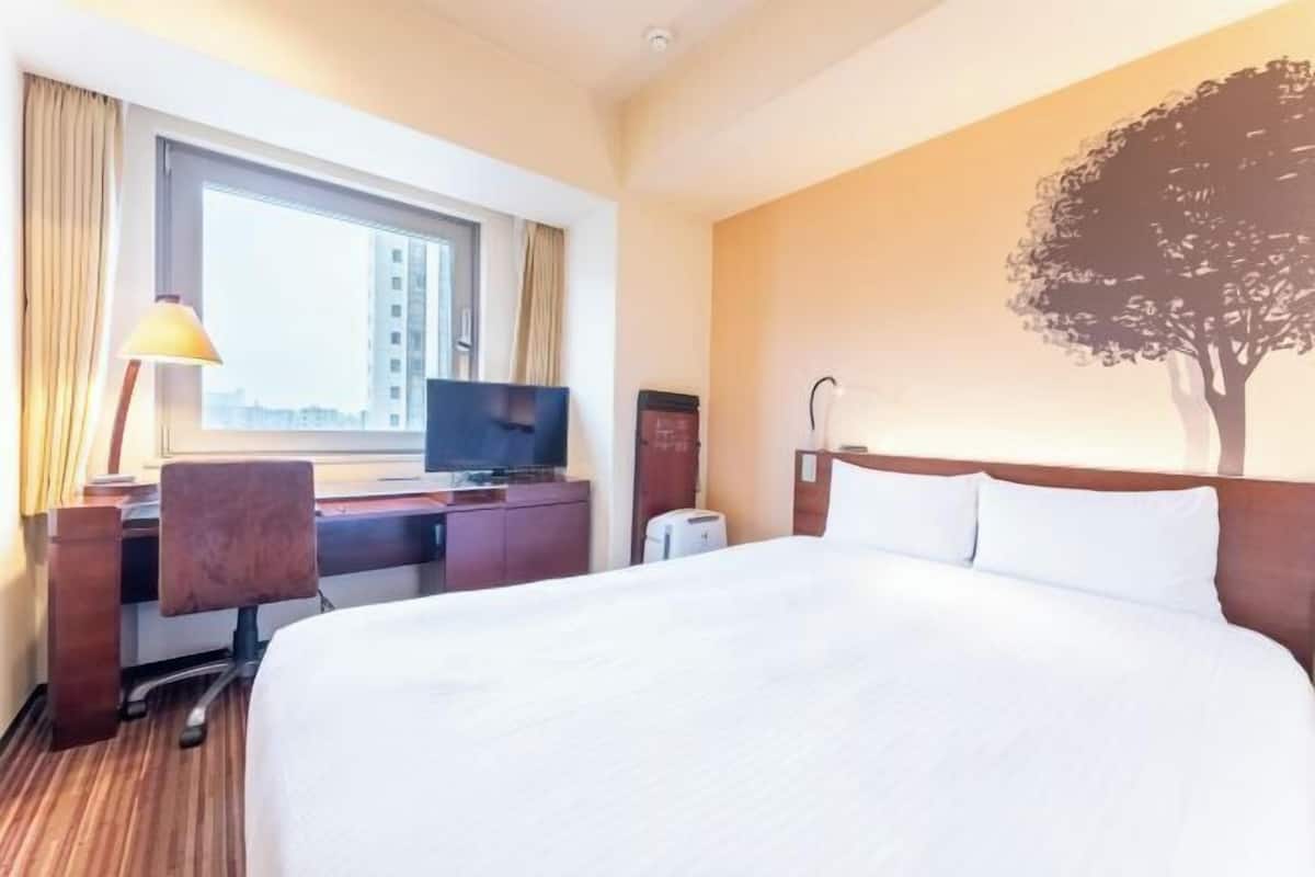 Caja de seguridad en la habitación y cortinas blackout