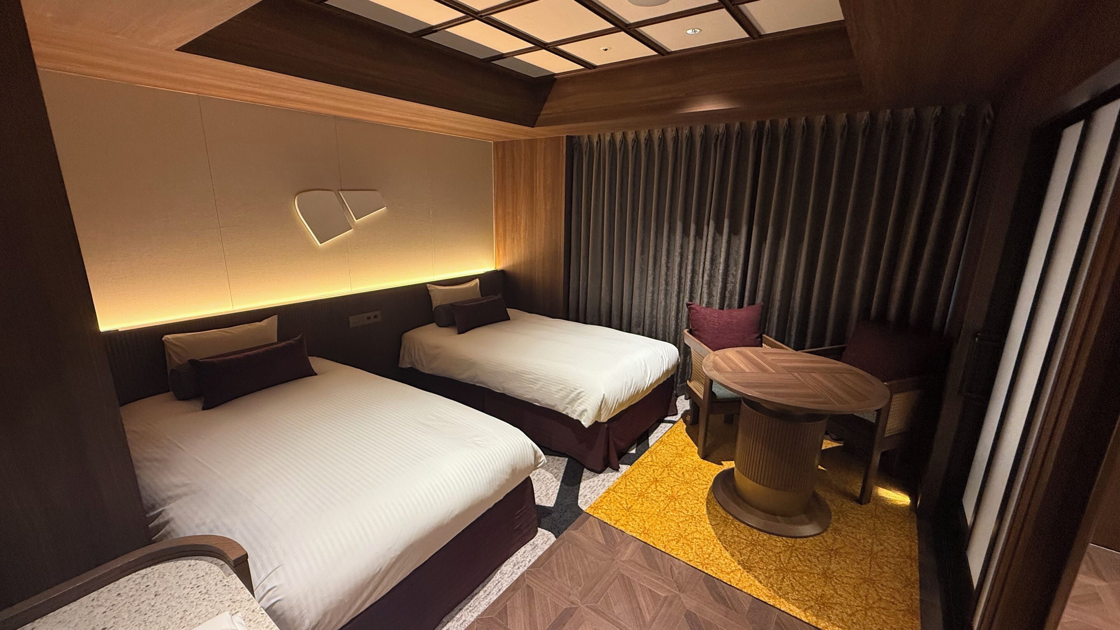 베이직 트윈룸, 침실 1개, 샤워실 안전손잡이, 금연 (Universal) | 암막 커튼, 방음 설비, 다리미/다리미판, 침대 시트