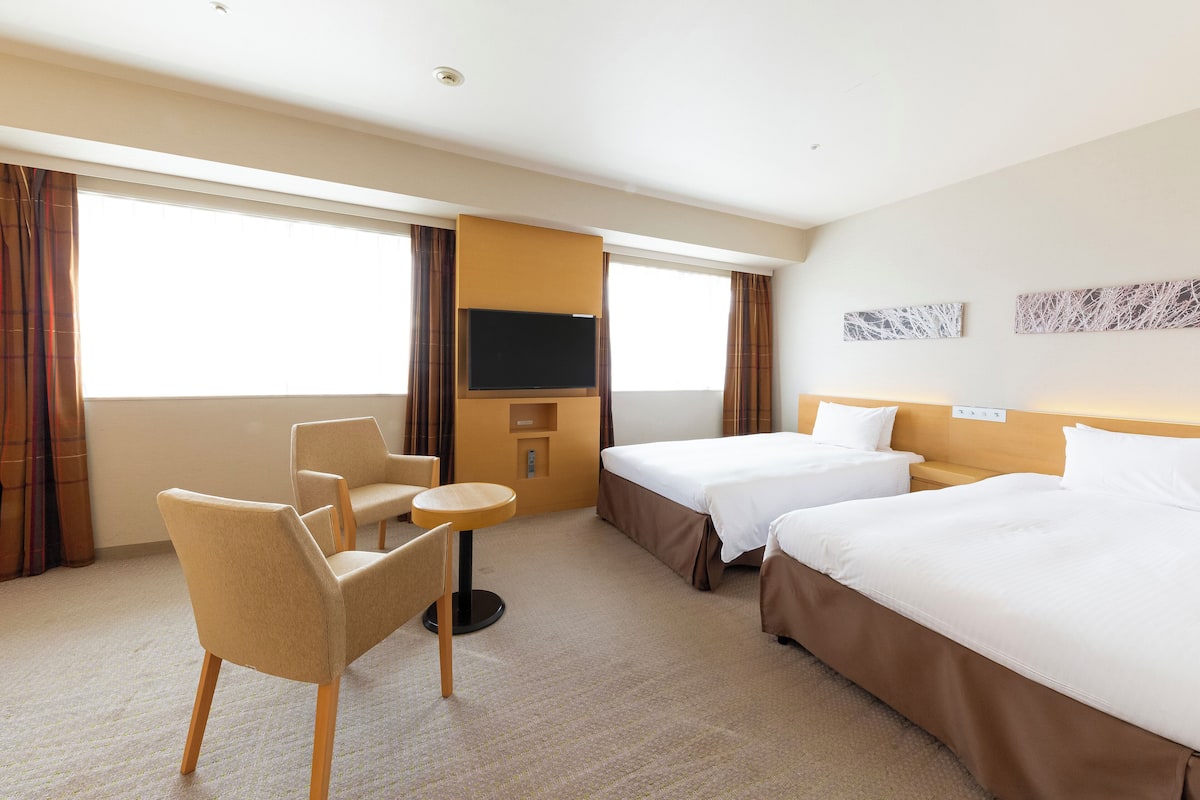 Twin Room, Non Smoking, 36 Sqm | Premium bedding, in-room safe, desk, blackout drapes