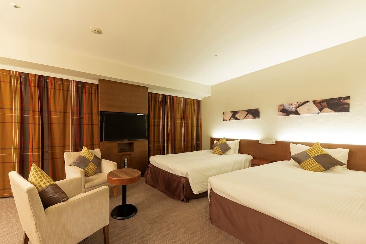 Superior Twin Room, Non Smoking | Premium bedding, in-room safe, desk, blackout drapes