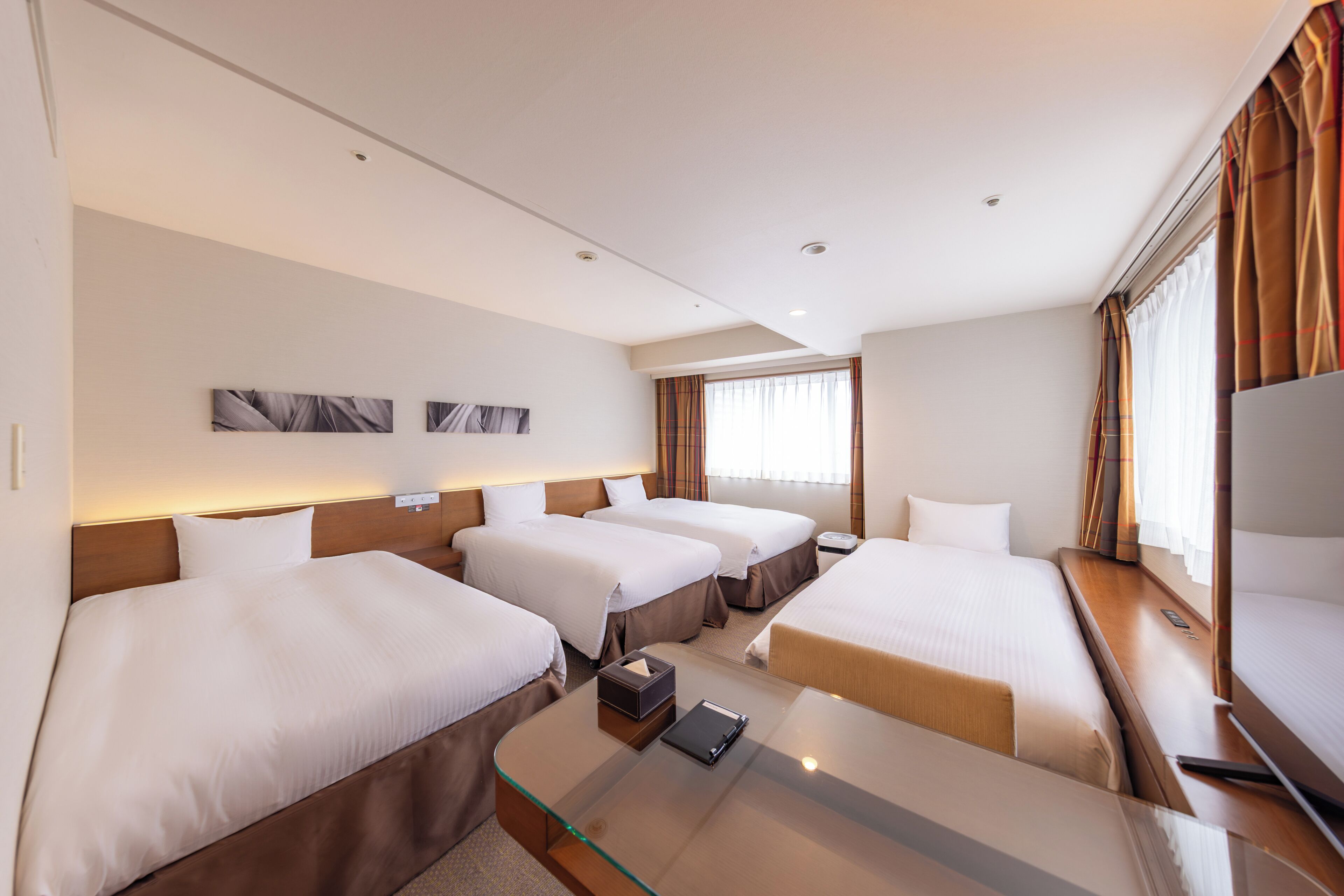 Superior Forth Room, Non Smoking | Premium bedding, in-room safe, blackout drapes, iron/ironing board
