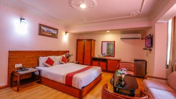 In-room safe, desk, soundproofing, WiFi (free)