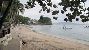 On the beach, scuba diving, snorkelling, beach bar - Blue Ribbon Dive Resort (Puerto Galera)