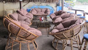 Lounge - Blue Ribbon Dive Resort (Puerto Galera)