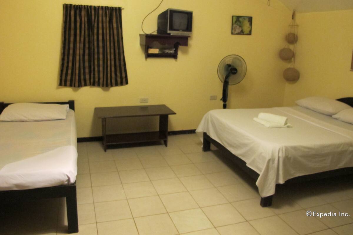 Bungalow | Premium bedding, pillow-top beds, in-room safe, blackout curtains