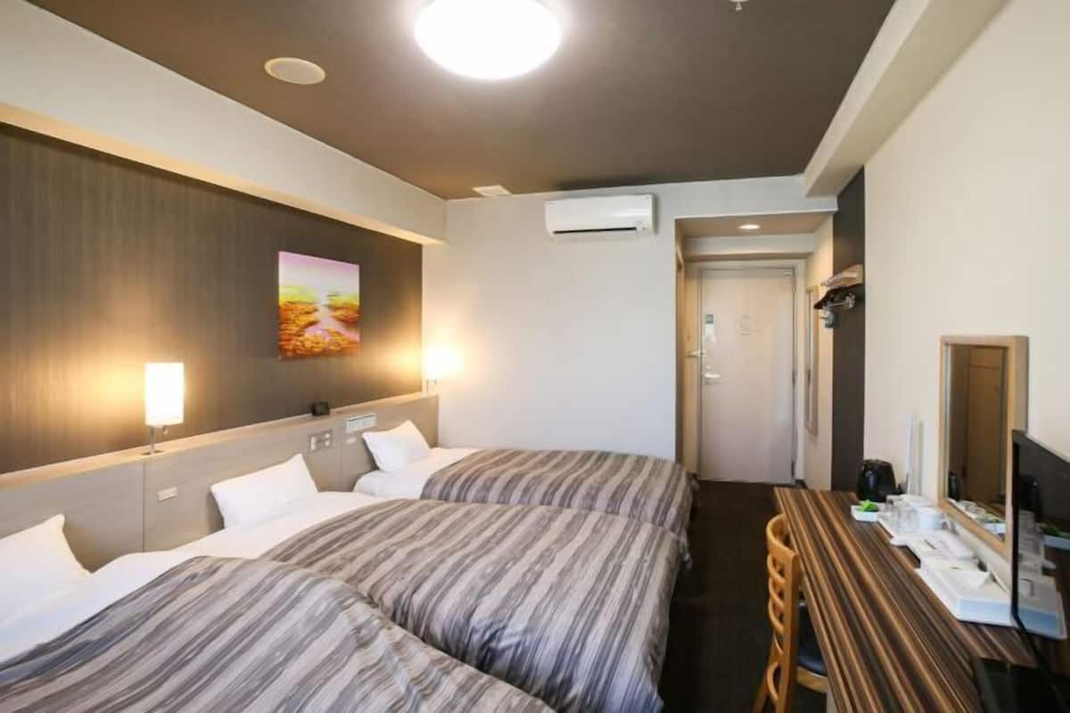 In-room safe, desk, free WiFi, bed sheets