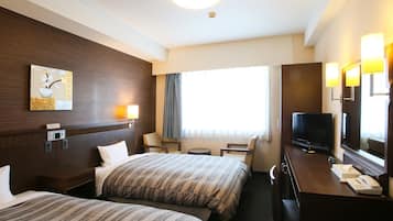 Superior Twin Room, Non Smoking | In-room safe, desk, free WiFi, bed sheets