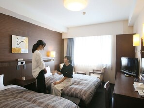 In-room safe, desk, free WiFi, bed sheets - Route Inn Grantia Ishigaki (Ishigaki)