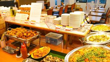 Desayuno buffet todos los días (con cargo)