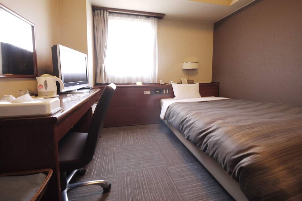 Desk, bed sheets