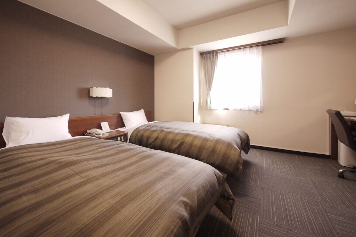 Desk, bed sheets