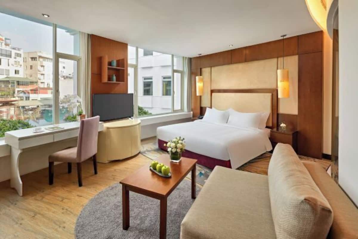 Minibar, in-room safe, desk, blackout curtains