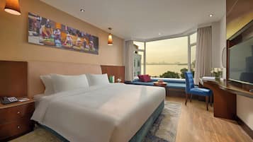 Deluxe Double Room, 1 King Bed (Partial Lake View) | Minibar, in-room safe, desk, blackout drapes