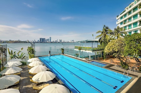 Outdoor pool, pool umbrellas