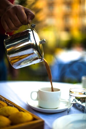 Frukostbuffé varje dag (NPR 600 per person)