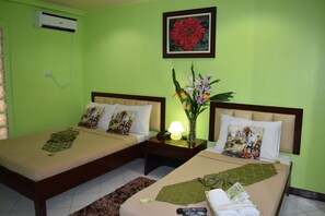 Verbena Room | Caja de seguridad en la habitación, escritorio y wifi gratis 