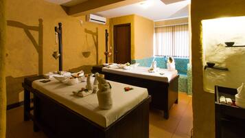 カップル用トリートメントルーム、サウナ、ボディ トリートメント、ボディラップ、ボディスクラブ、フェイシャル トリートメント