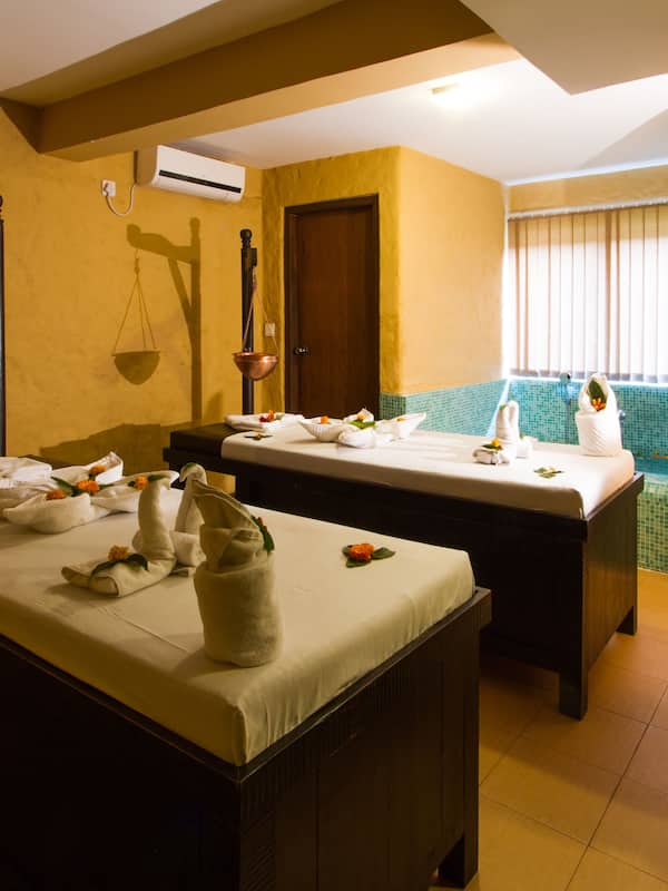 Salas de tratamiento para parejas, sauna y tratamientos corporales