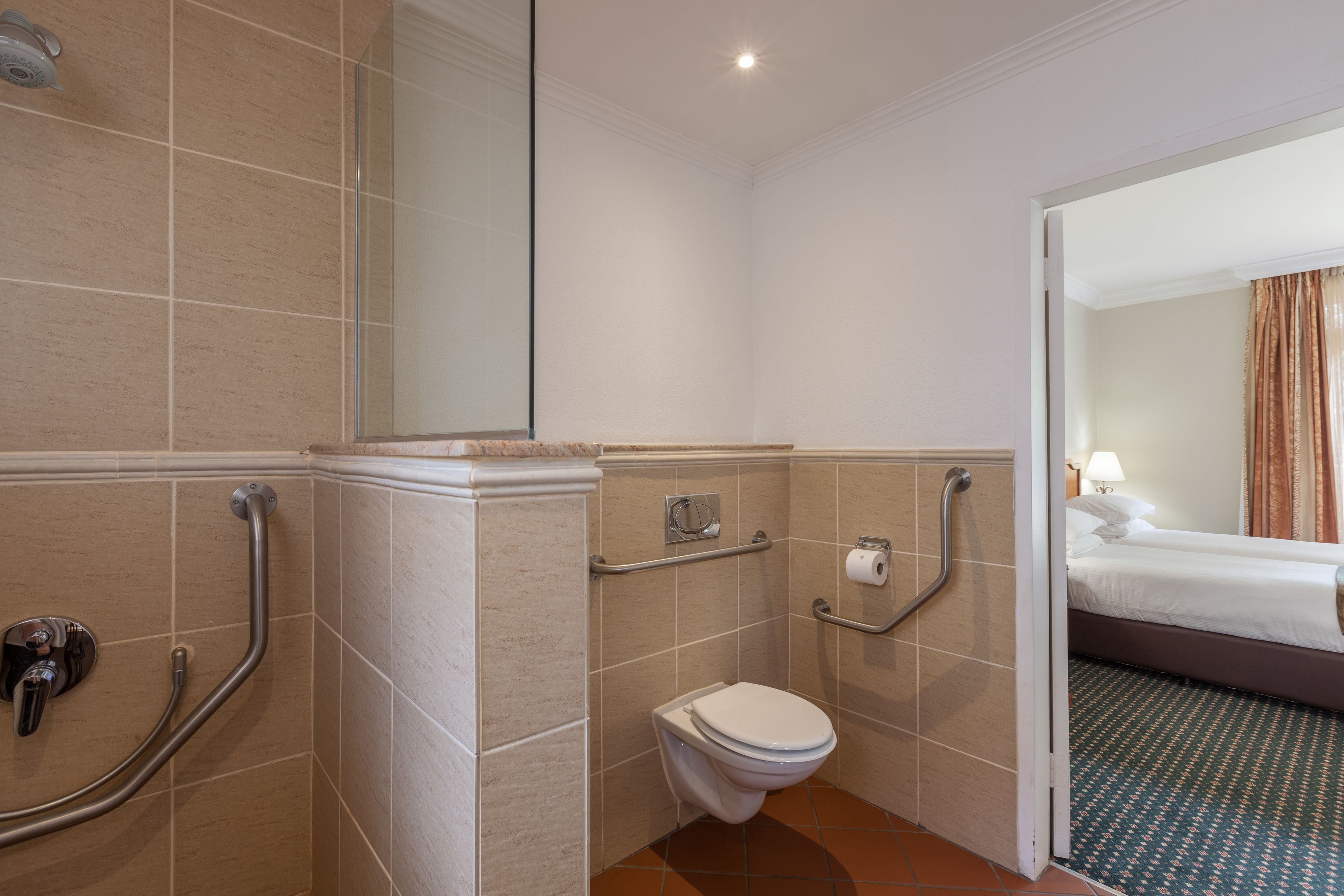 studio, accessible, smoking | bathroom | combined shower/bathtub, deep-soaking bathtub, free toiletries