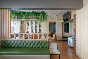Lobby - P Park Residence Charansanitwong by Zuzu (Bangkok)
