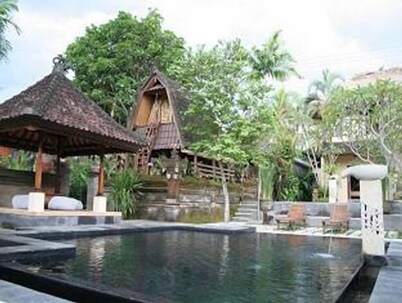 Lokasari Bungalows Spa & Gallery