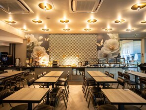Breakfast, lunch and dinner served - ibis Styles Singapore Albert (Singapore)