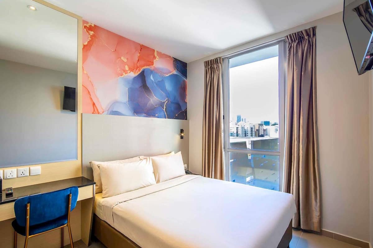 Standard Room, 1 Double Bed | In-room safe, individually furnished, desk, free WiFi