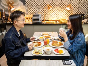Desayuno buffet todos los días (con cargo)