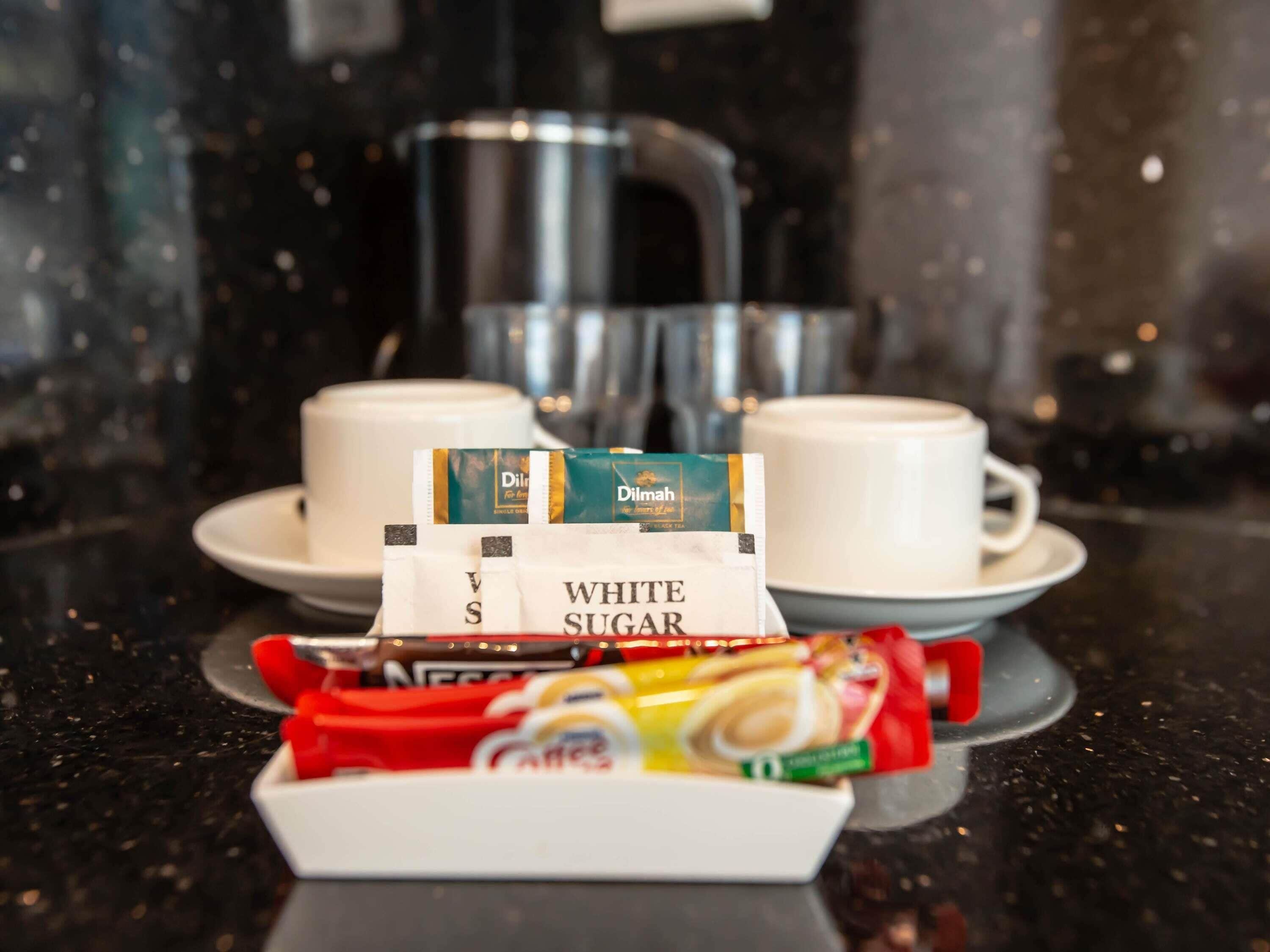 セーフティボックス (室内)、客室ごとに異なるインテリア、デスク、WiFi (無料)