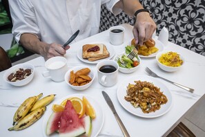 Frokostbuffé hver dag (mot et tillegg)