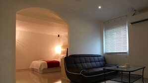 51-inch LCD TV with cable channels, TV - VIV Classic Hotel (Seoul)