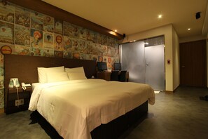 Deluxe Double Room | Frette Italian sheets, down comforters, minibar, free WiFi - VIV Classic Hotel (Seoul)