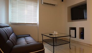 51-inch LCD TV with cable channels, TV - VIV Classic Hotel (Seoul)