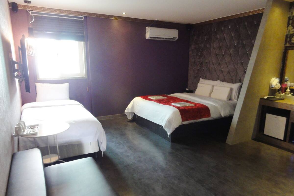 Sábanas italianas Frette, cubrecamas, minibar y wifi gratis