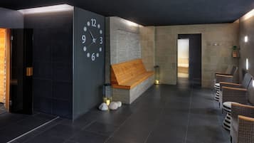 Couples treatment rooms, sauna, steam room, body treatments
