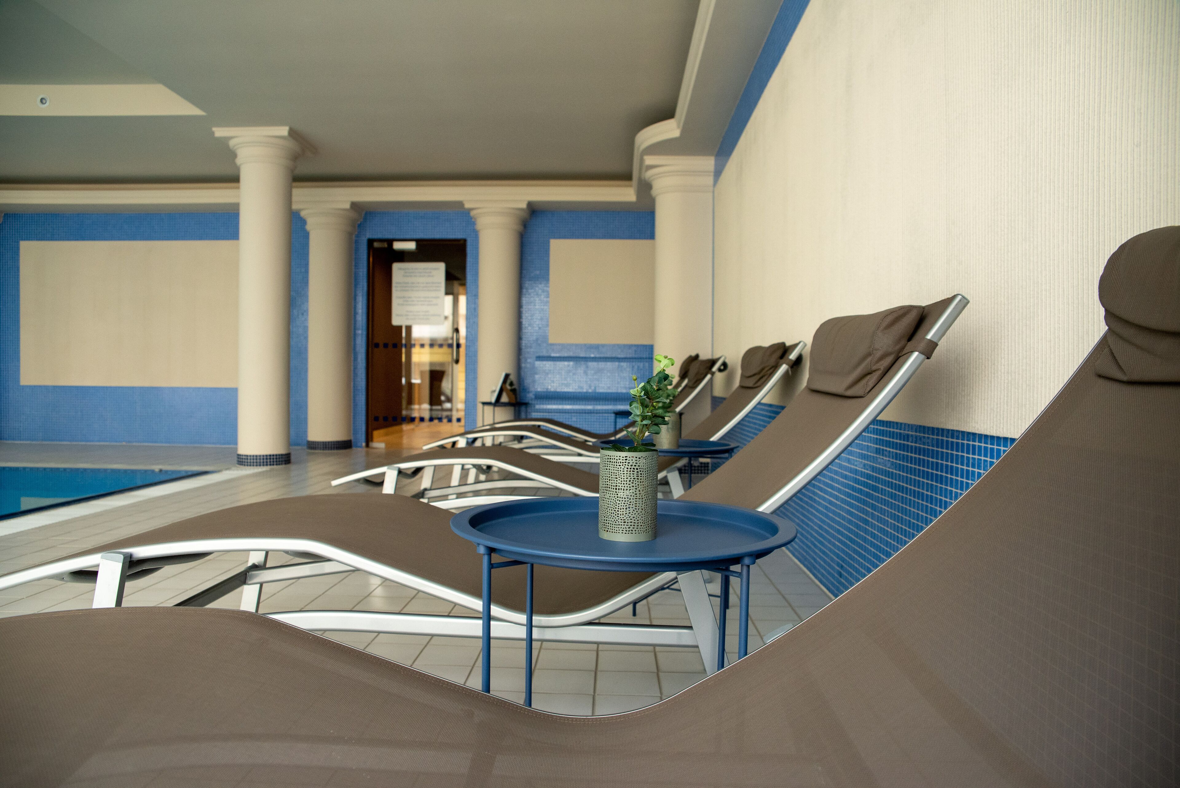 indoor pool, pool loungers