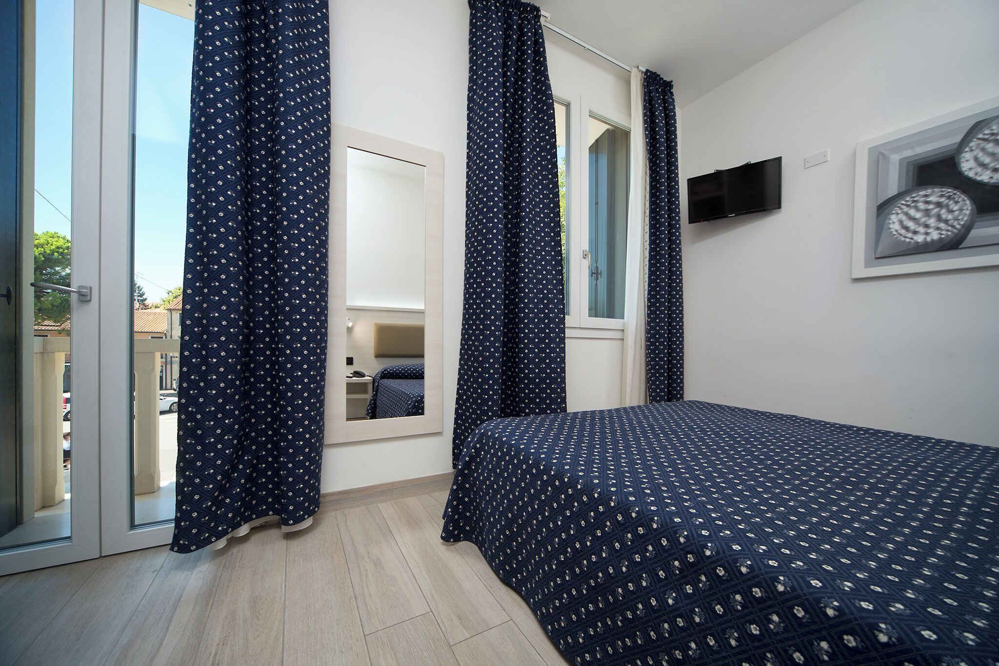 Quarto casal | Frigobar, cofres nos quartos, escrivaninha, quartos à prova de som